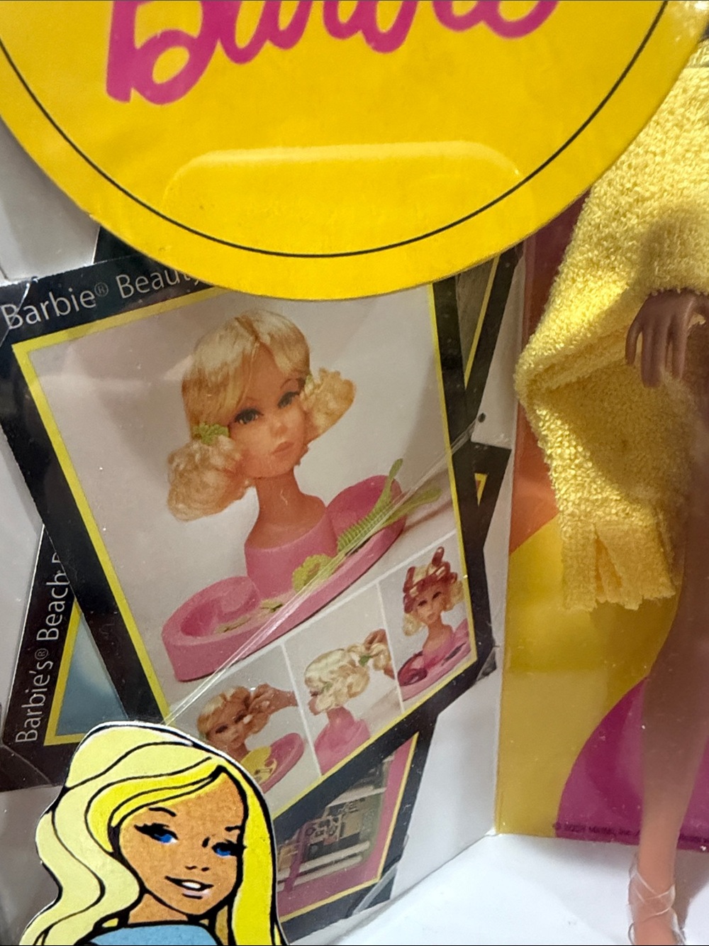 Barbie Malibu Doll 1971 with Light Blue Swimsuit and Bright Yellow Outfit - Picture 5 of 6